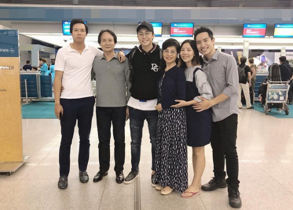 Kể từ sau ồn ào với loạt phát ngôn gây khó hiểu, Rocker Nguyễn gần như rút lui khỏi showbiz và ở ẩn. Chỉ trong thời gian gần đây, nam ca sĩ mới sử dụng lại mạng xã hội và cập nhật một số khoảnh khắc đời thường. Mới đây, trên trang facebook cá nhân, Rocker Nguyễn viết: 
