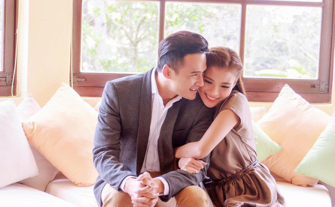 Cặp đôi lúc nào cũng mặn nồng như thuở mới yêu.