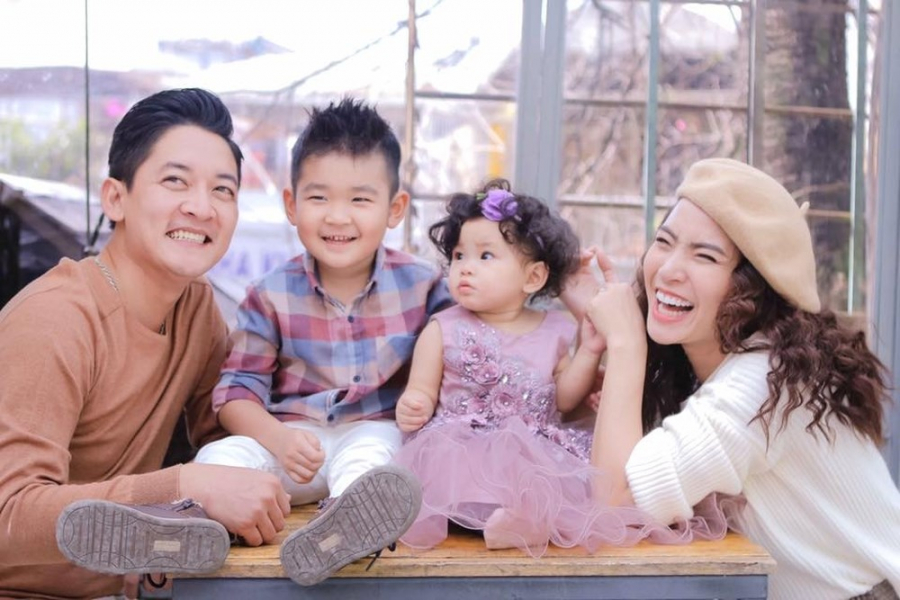 Gia đình hạnh phúc của Hải băng và Thành Đạt.