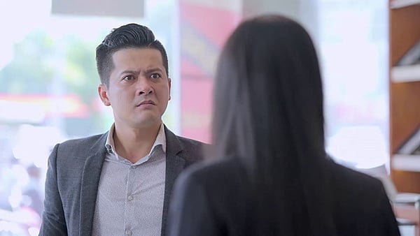 Công đòi li dị Hương cho bằng được.