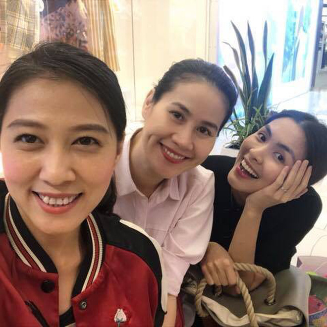 Thùy Trang đã tươi cười rạng rỡ trở lại.