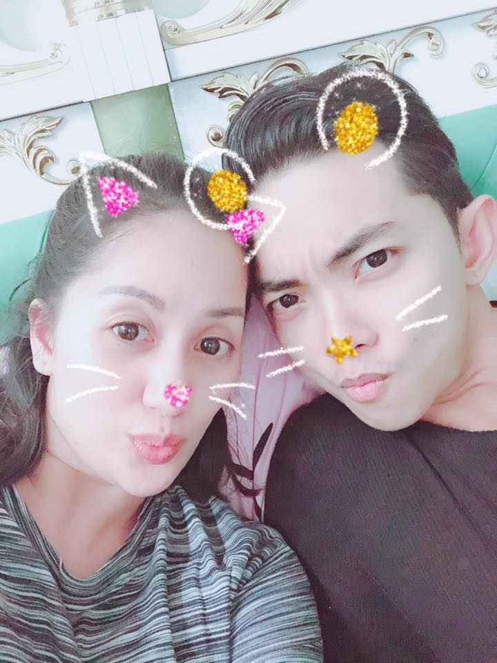 Những hình ảnh ngọt ngào được Khánh Thi - Phan Hiển đăng tải mới đây.