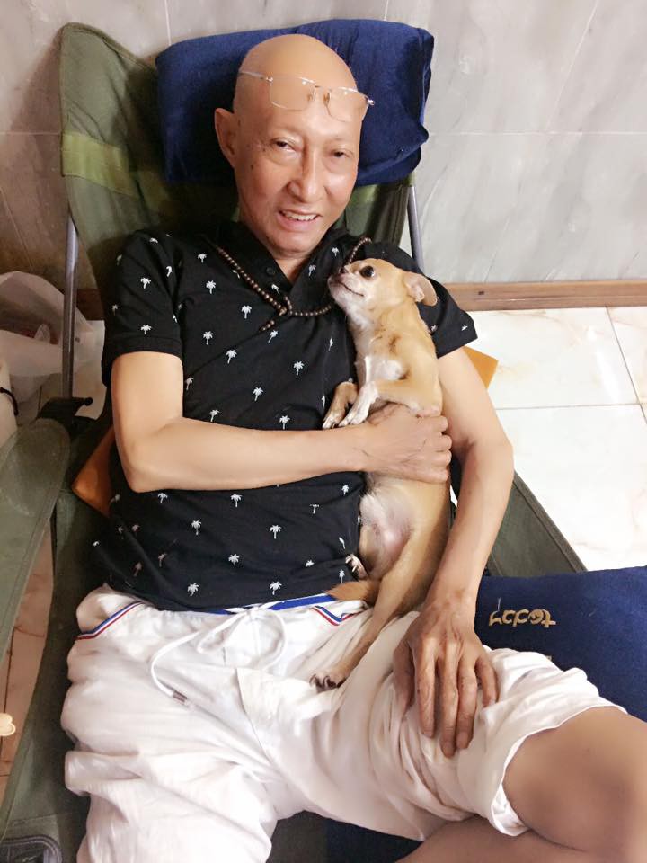 Dáng vẻ tiều tụy của nghệ sĩ.