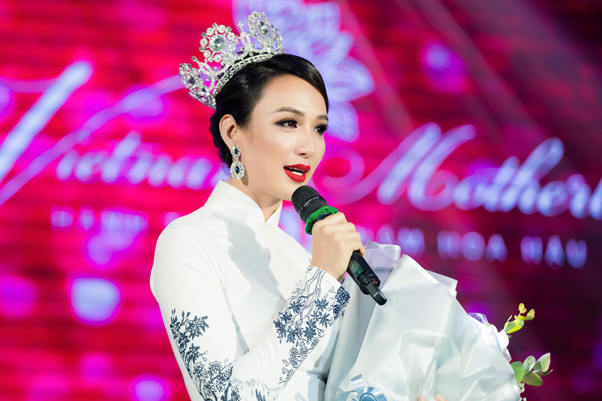 Tối 22/8, Ngọc Diễm đã tổ chức buổi kỷ niệm 10 năm đăng quang Hoa hậu Du lịch Việt Nam. Trong buổi lễ, Hoa hậu đã có những chia sẻ về những thay đổi sau giành được vương miện. Đồng thời, thông báo sắp chia tay showbiz khiến nhiều người bất ngờ và có đôi chút tiếc nuối, bởi nhìn nhận lại khoảng thời gian từ khi cô đăng quang cho đến nay Ngọc Diễm luôn đảm nhận tốt sứ mệnh của mình và có những đóng góp tích cực cho nền du lịch nước nhà. Hiện cô đang theo đuổi con đường kinh doanh, vừa là một nhà hoạt động xã hội, vừa là MC chuyên nghiệp cho những sự kiện lớn. Tại sự kiện, Ngọc Diễm chia sẻ thành công của cô hôm nay không chỉ dựa vào nỗ lực cá nhân mà còn có sự đồng hành và hỗ trợ từ Shbet111 slot, casino, thể thao, xổ số, bạn bè.