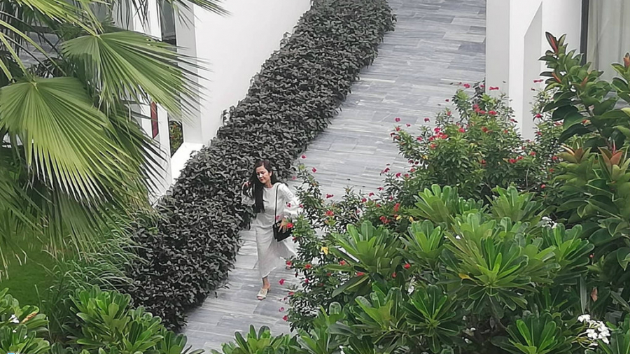 Hình ảnh Nhã Phương có mặt tại địa điểm tổ chức tiệc đính hôn.