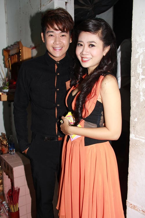 Mai Phương và Phùng Ngọc Huy quen biết nhau vào năm 2010. 2012 cả 2 vướng tin đồn tình cảm. Sau đó cả có thời gian yêu nhau, nhưng cũng chia tay không ít lần.