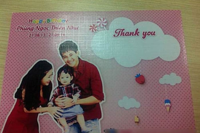 Hình ảnh của cặp nam ca sĩ, nữ diễn viên cùng con gái.