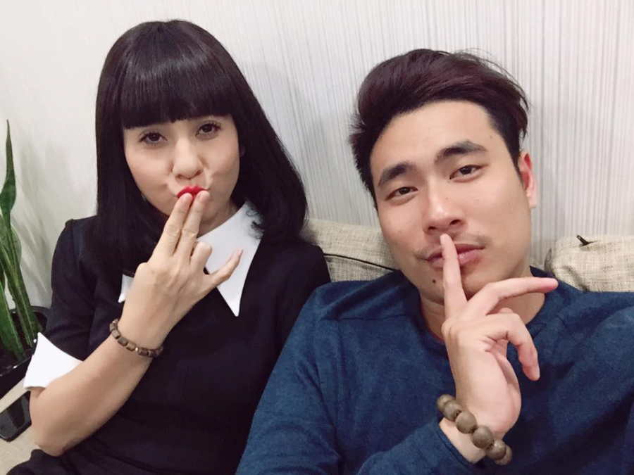 Mới đây, nhiều diễn đàn chuyên đề cập tới các vấn đề trong showbiz Việt đồng loạt khẳng định, Kiều Minh Tuấn và Cát Phượng chia tay khiến người hâm mộ hoang mang và tiếc nuối. Tuy nhiên ngay sau đó, không để mọi chuyện đi quá xa, Cát Phượng đã lên tiếng khẳng định tất cả chỉ là tin đồn vô căn cứ. (vtc.vn)