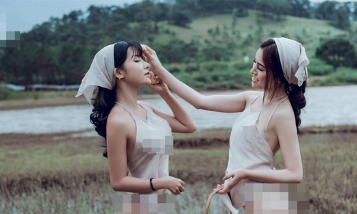 Hình ảnh trong bộ ảnh phản cảm của Thư Dung tại Đà Lạt. 