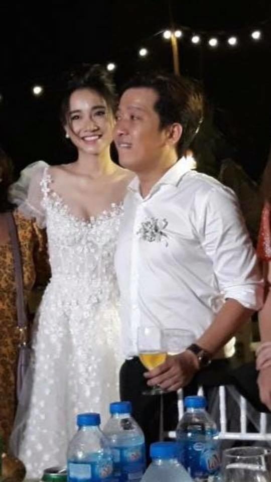 Một số hình ảnh hiếm hoi trong lễ ăn hỏi của cặp đôi hôm 24/8.