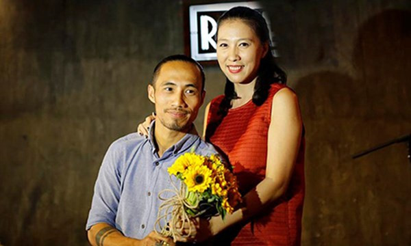 Thùy Trang luôn ở bên ông xã Phạm Anh Khoa, cùng anh vượt qua sóng gió.