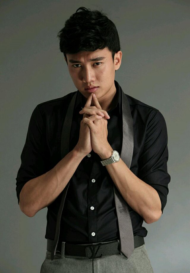 Vẻ lãng tử của Quốc Trường.