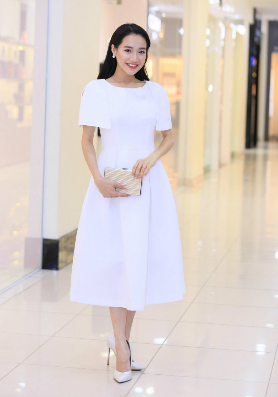 Nhã Phương xuất hiện rạng rỡ tại sự kiện.
