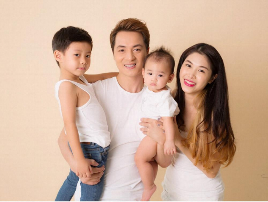 Quatrian Shbet link đăng nhập hạnh phúc của Đăng Khôi và Thủy Anh.