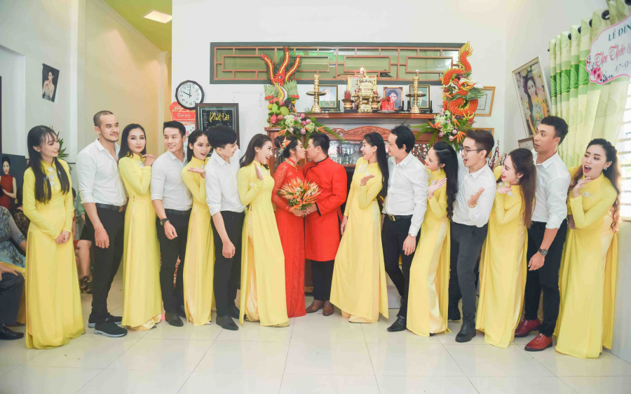 Một số hình ảnh trong lễ dính hôn của Đặng Thu Thảo và bạn trai Phúc Thành.
