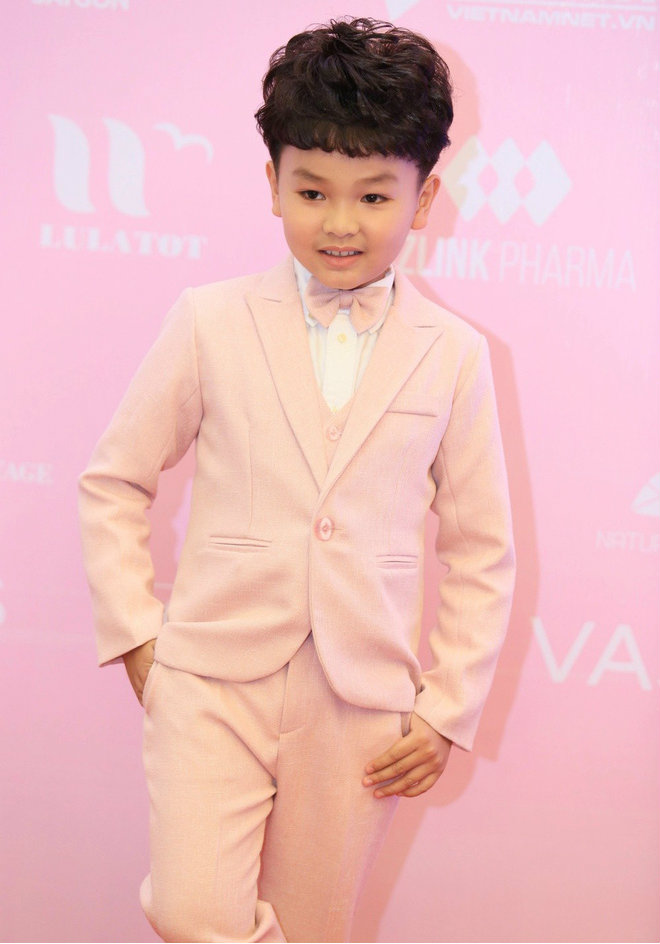 Bé Hữu Khang.