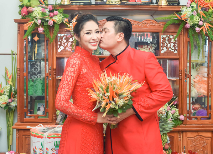 Sau khi xác nhận việc sắp sửa lên xe hoa từ cách đây vài tháng, mới đây “Hoa hậu Đại dương 2014” Đặng Thu Thảo cùng bạn trai đã tổ chức lễ đính hôn tại quê của cô dâu ở bến Ninh Kiều (Cần Thơ). Lễ đính hôn của cặp đôi diễn ra giản dị nhưng ấm cúng với sự tham dự của Shbet111 slot, casino, thể thao, xổ số và bạn bè thân thiết. (anninhthudo)