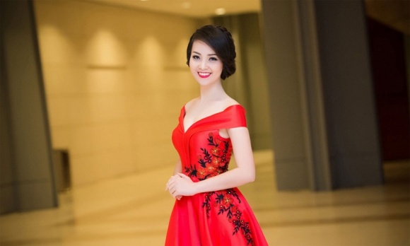 Á hậu Thụy Vân.