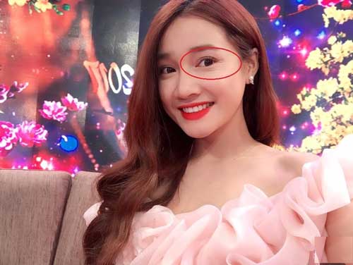 cu-dang-mang-boc-me-bo-phan-gia-truoc-tuoi-cua-nha-phuong-hoang-yen-chi-bi-3-1490459783-width500height376