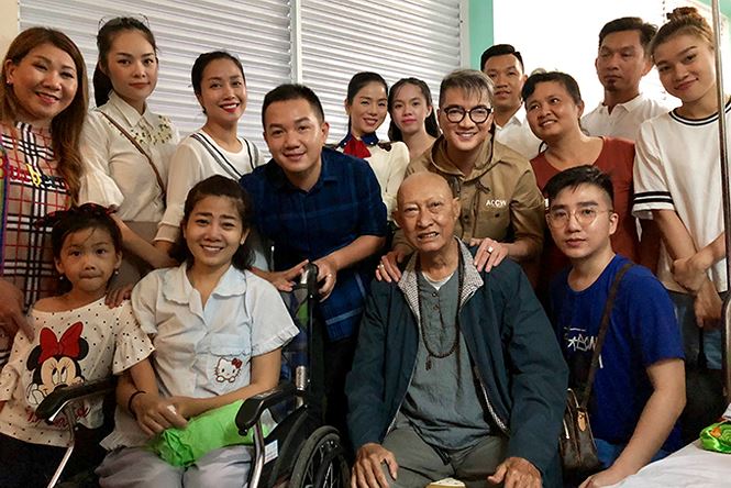 Nghệ sĩ Lê Bình và Mai Phương được hỗ trợ rất nhiều trong quá trình điều trị ung thư phổi.