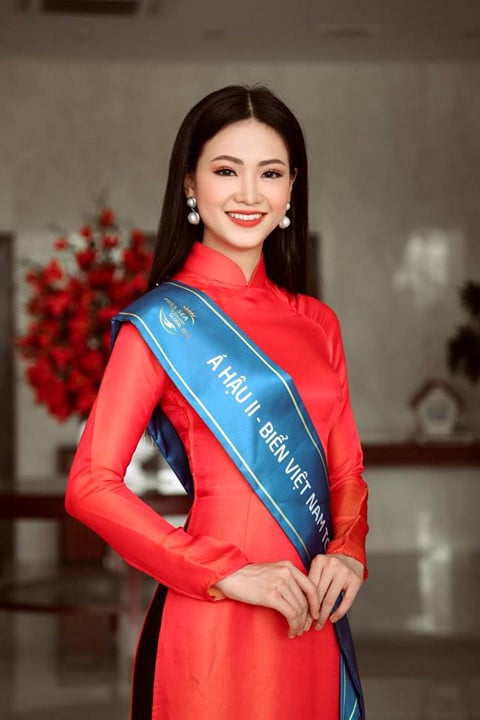 Mới đây, trang chủ của cuộc thi Miss Earth - Hoa hậu Trái đất đã chính thức xác nhận Á hậu Nguyễn Phương Khánh sẽ là đại diện của Việt Nam tham gia Miss Earth - Hoa hậu Trái đất 2018. Thông tin này nhanh chóng nhận được sự quan tâm của người hâm mộ. Một số khán giả  dành hết lời khen ngợi cho Phương Khánh. Sở hữu thân hình cực chuẩn, gương mặt xinh đẹp, nhiều người tin rằng Phương Khánh sẽ làm nên chuyện ở cuộc thi này. (phunutoday)