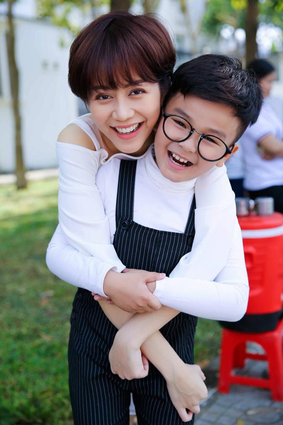 Sau khi An Nguy và Kiều Minh Tuấn công khai thú nhận chuyện tình cảm, cư dân mạng không chỉ chỉ trích hai diễn viên này mà còn ác cảm với bộ phim 