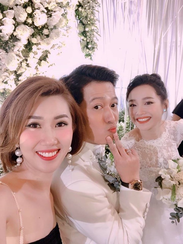 Thúy Ngân trong Quatrian shbet hiện đang mở Trường Giang - Nhã Phương.