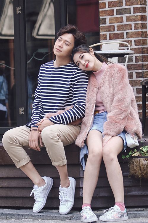 Cặp đôi luôn sánh vai bên nhau và không ngại ngần chia sẻ những hình ảnh ngọt ngào trên mạng xã hội.