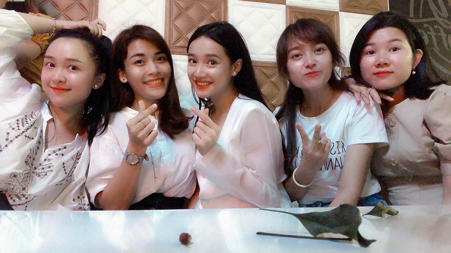 nha-phuong-lan-dau-dang-anh-cung-ong-xa-truong-giang-sau-dam-cuoi-co-tich-3-1538784951-602-width900height506