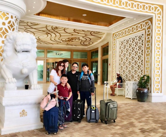 Thậm chí, Bằng Kiều và vợ cũ còn đi du lịch cùng các con 