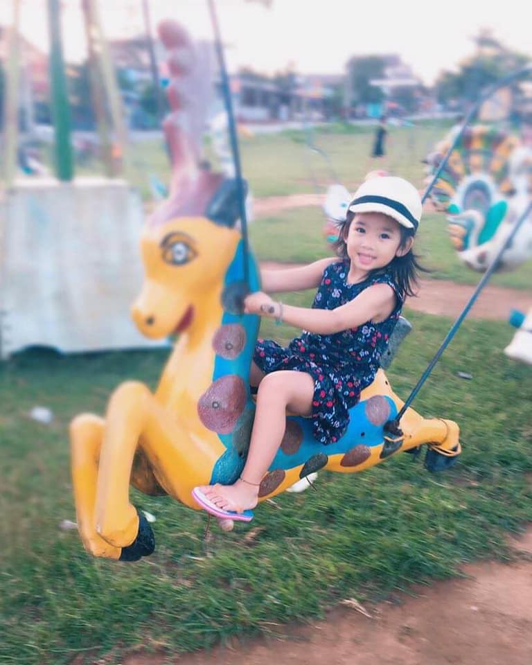 Cô công chúa nhỏ là động lực lớn nhất giúp Mai Phương chống chọi với bệnh tật.