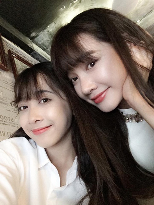 Nhã Phương và em gái Phương Anh.