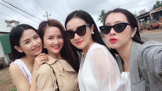 lan-dau-ve-que-nha-dak-lak-doan-tu-voi-gia-dinh-nha-phuong-lai-k-0c8157