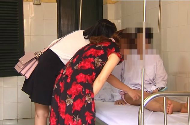 Cô gái trẻ 22 tuổi đang phải điều trị tại bệnh viện tâm thần vì mắc chứng hoang tưởng nặng thường xuyên nghĩ về Đàm Vĩnh Hưng.