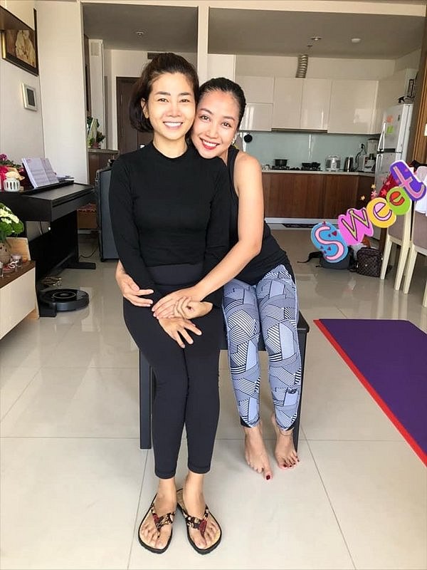Mới đây, Ốc Thanh Vân đã lên tiếng khẳng định thông tin diễn viên Mai Phương phải qua Mỹ điều trị bệnh ung thư phổi chỉ là tin đồn thất thiệt. Bên cạnh đó, nữ MC cũng cập nhật tình hình sức khỏe hiện tại của Mai Phương để người hâm mộ được an tâm. Hiện tại, sức khỏe của Mai Phương vẫn ổn và có thể tập luyện nhẹ nhàng. (vietgiaitri)