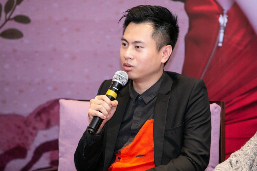 Dương Cầm phản đối cách đặt tiêu đề của Khắc Hưng với 
