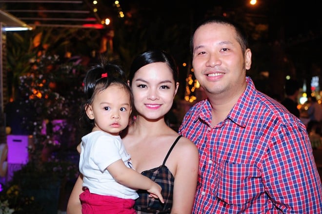 Một fanpage chuyên đăng tải thông tin showbiz đã chia sẻ đoạn trò chuyện qua tin nhắn với ca sĩ Phạm Quỳnh Anh và tiết lộ bí mật bất ngờ trong vụ ly hôn giữa cô và Quang Huy. Theo đó, giọng ca 
