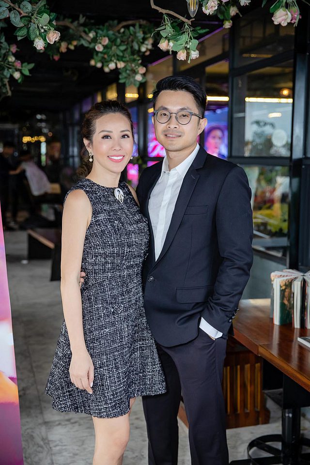Hoa hậu Thu Hoài và bạn trai 8x điển trai.