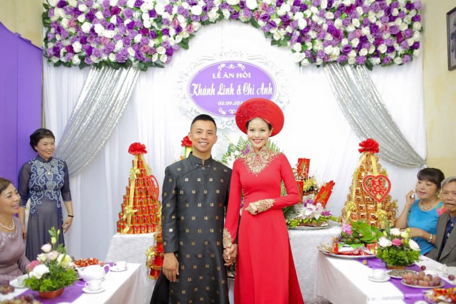 Chí Anh và Khánh Linh trong Quatrian shbet hiện đang mở năm  2016.