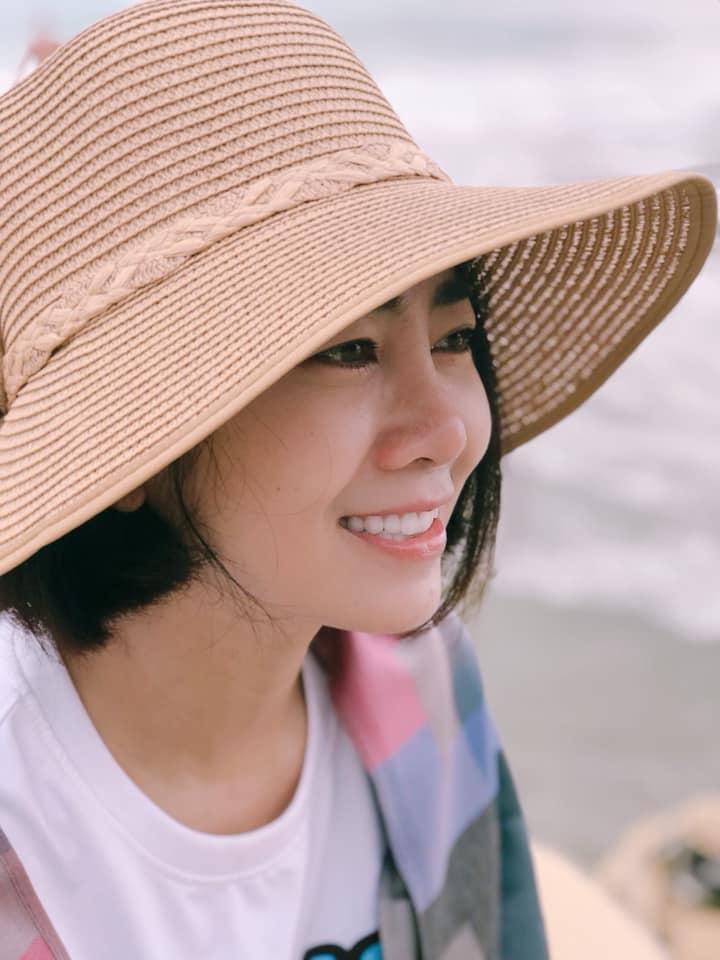 Mai Phương bất ngờ chia sẻ bức ảnh đang cười nhưng đôi mắt khá buồn kèm theo dòng trạng thái khó hiểu: “Em có còn là em????”. Ngay sau khi đăng tải, dòng trạng thái của Mai Phương nhận được hàng nghìn lượt like và bình luận chia sẻ. Nhiều cư dân mạng lo lắng về việc nữ diễn viên xuống tinh thần gây ảnh hưởng đến quá trình điều trị nên không ngừng gửi lời động viên. (SHBET)