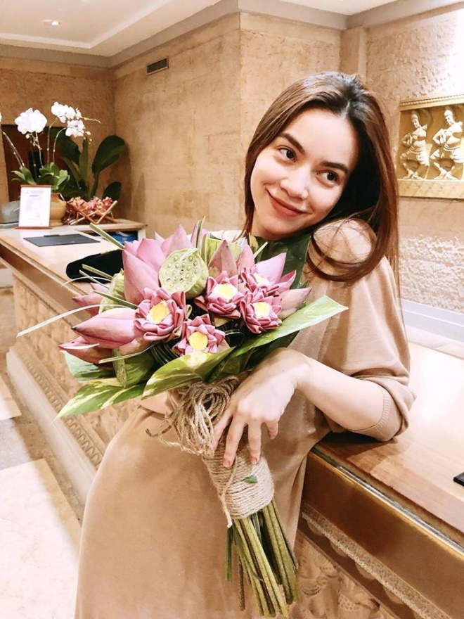 Hồ Ngọc Hà đăng ảnh xinh đẹp trên trang cá nhân. Bà mẹ một con đã nhận được cơn mưa lời khen từ người hâm mộ vì nhan sắc ngày càng mặn mà, đằm thắm. (Ngoisao.vn)