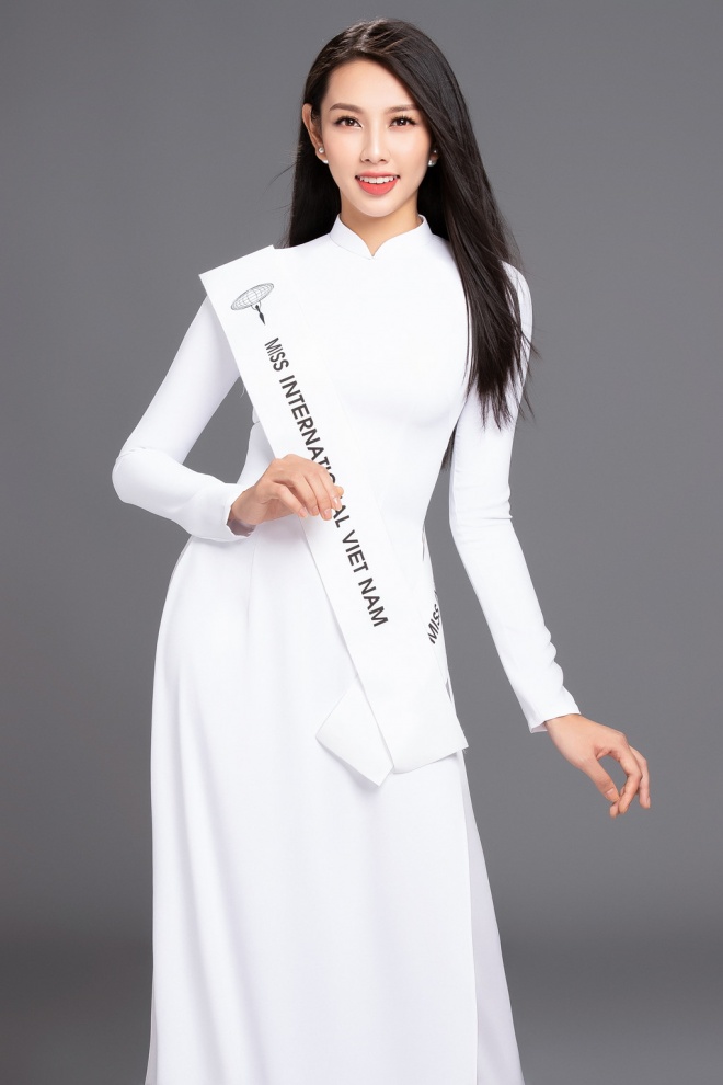 nguyen-thuc-thuy-tien-1ngoissaovn-4-ngoisao.vn-w1024-h1536