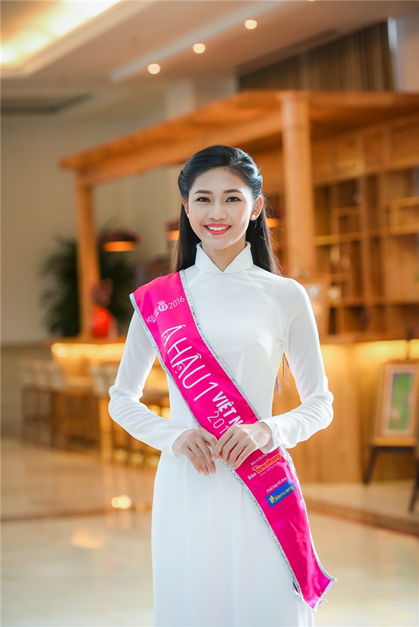 Á hậu Thanh Tú.