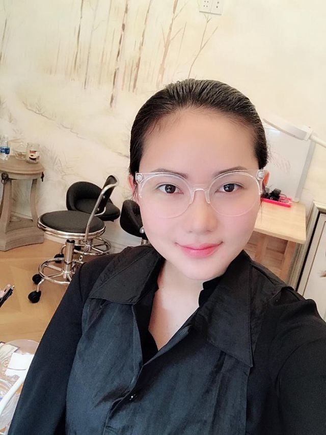 Dù lấy chồng đại gia, thay vì lựa chọn Shbet16 chơi game trực tuyến an nhàn hưởng thụ, Phan Như Thảo lại quyết định phát triển sự nghiệp riêng với công việc làm đẹp.