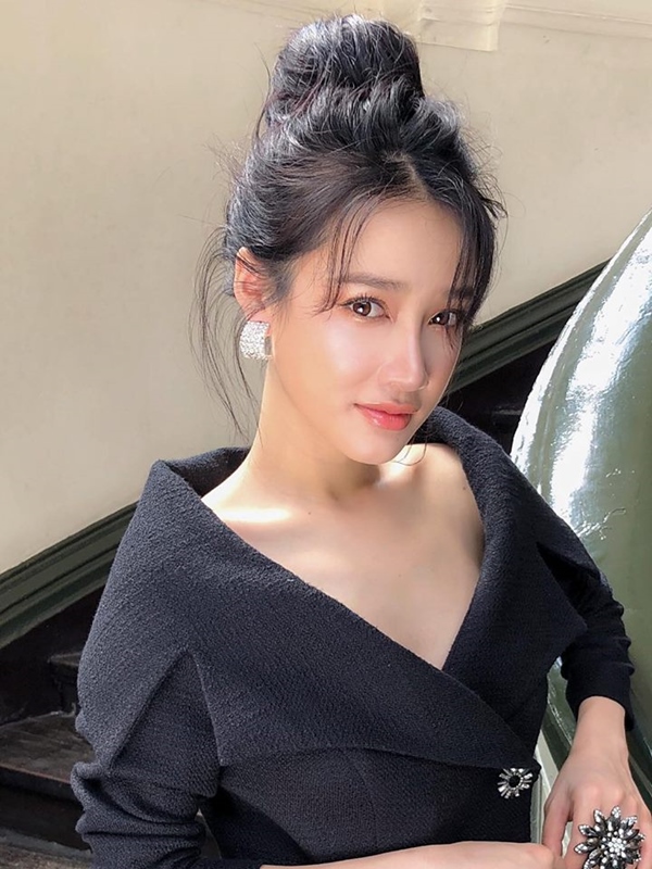 Nhã Phương xinh đẹp, mặn mà hơn sau khi lấy chồng.