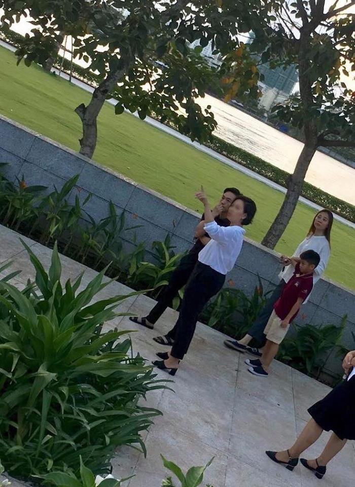 Mới đây, Cường Đô La và Đàm Thu Trang còn bị bắt gặp cùng nhau đi xem nhà. Đồng hành cùng cặp đôi là cậu con trai Subeo. Đây có thể là một tín hiệu nữa cho việc cặp đôi này đã sẵn sàng tiến thời mối quan hệ vợ chồng sau khoảng thời gian tìm hiểu. Cách đây không lâu, Cường Đô La gây chú ý khi bất ngờ hé lộ sẽ tổ chức Quatrian shbet hiện đang mở với Đàm Thu Trang vào tháng 5/2019. (Kenh14)