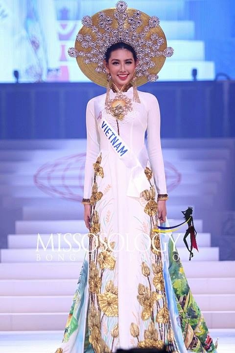 Chiều 9/11, chung kết Miss International - Hoa hậu Quốc tế 2018 chính thức diễn ra trên đất nước Nhật Bản. 77 thí sinh lần lượt trải qua ba phần thi Quốc phục - Bikini - Trang phục dạ hội để ban giám khảo tìm ra top 15 chung cuộc. Rất đáng tiếc, đại diện Việt Nam - người đẹp Nguyễn Thúc Thùy Tiên không có tên trong top 15 người đẹp nhất. (2sao)