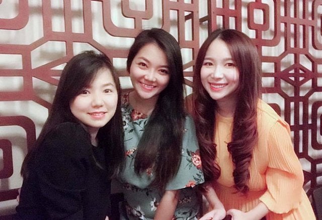 Duy Uyên hội ngộ các thành viên nhóm Mắt ngọc sau 10 năm lấy chồng, sinh con ở Mỹ.