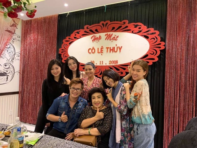 Một số hình ảnh trong bữa tiệc của nghệ sĩ cải lương Lệ Thủy.