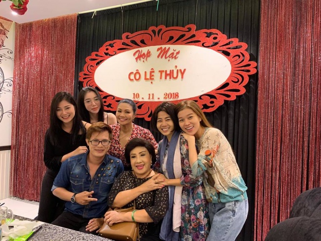 Nữ diễn viên Mai Phương cũng đến góp vui.